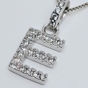 Collana in argento 925% con iniziale “E”