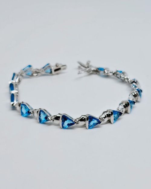 Bracciale in argento 925% con pietre azzurre triangolari