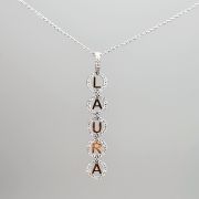 Collana personalizzata in oro 750% con nome e diamanti